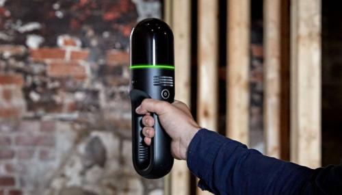 hand-holding-scanner hand-holding-scanner